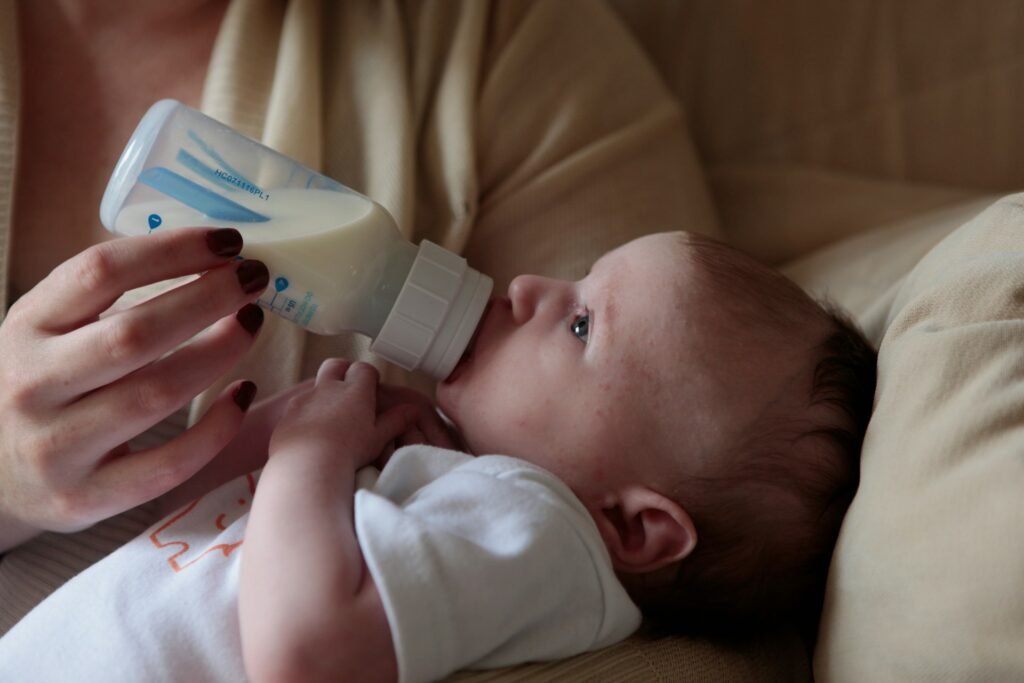 How to choose a bottle for a breastfed baby