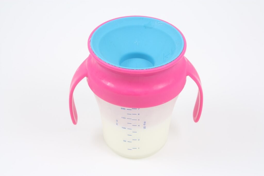 Choosing the best sippy cup for a baby