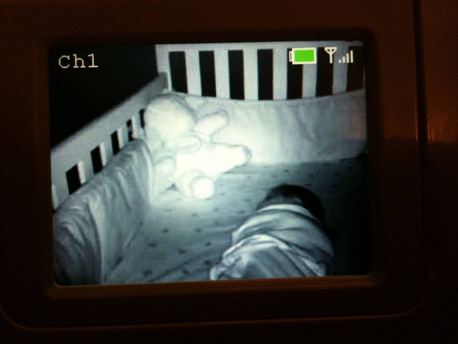 Where to Mount a Baby Monitor? 6 How secure is a baby monitor